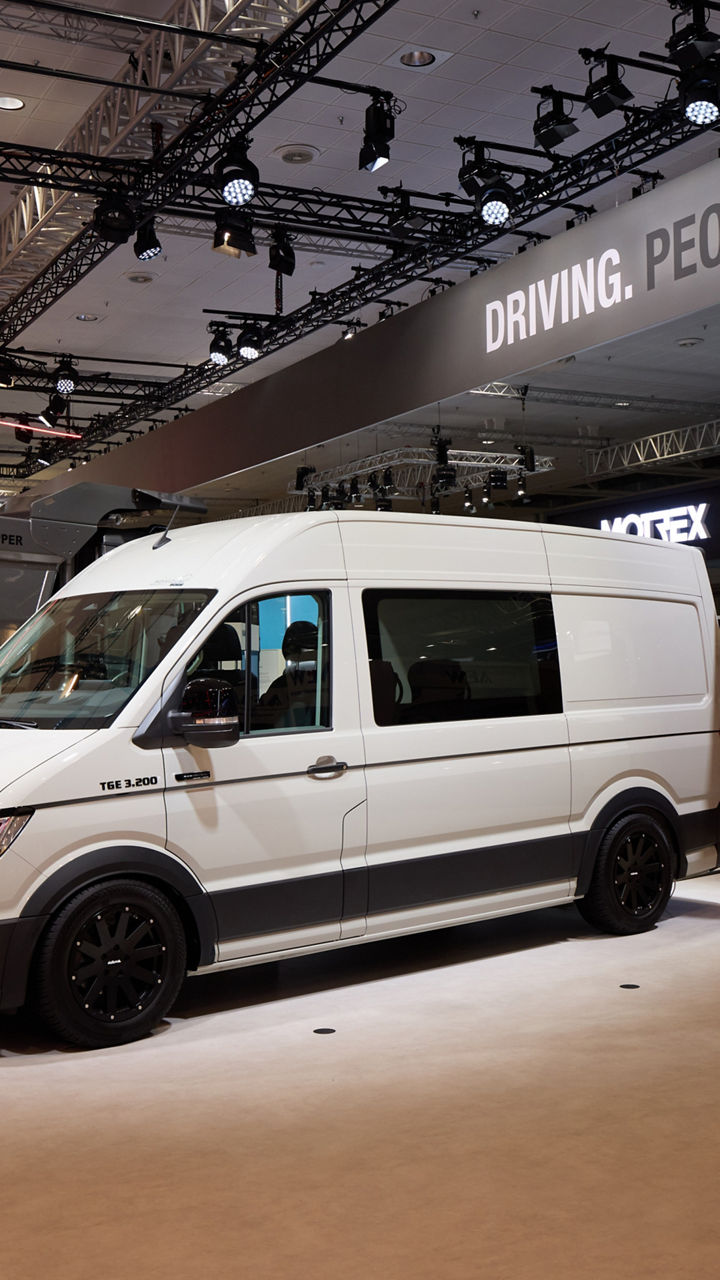 9_16 - 1920 x 3416 px-MAN-IAA-4.jpg